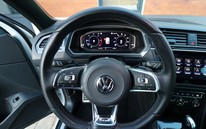 Volkswagen Tiguan cena 135050 przebieg: 71900, rok produkcji 2019 z Zelów małe 742